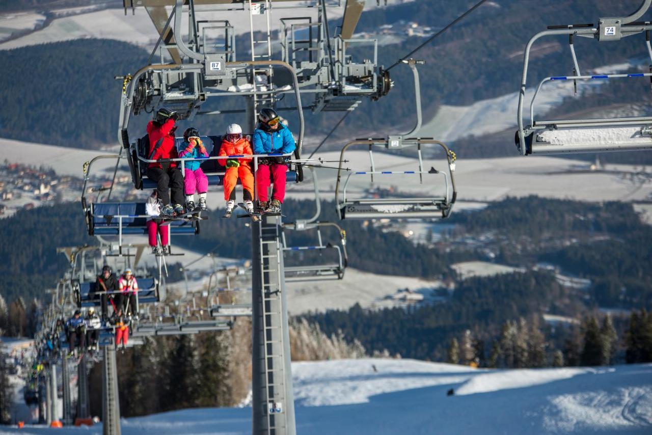 Chaletpark Petzen Hotell Feistritz ob Bleiburg Eksteriør bilde